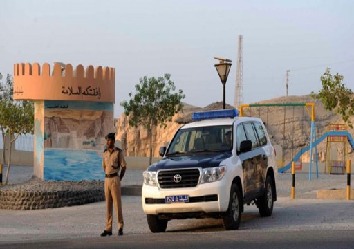 الشرطة العُمانية تعلن إيقاف وافدين آسيويين متهمين بالاتجار بالبشر