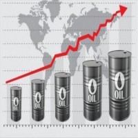 ارتفاع سعر النفط إلى أعلى مستوى له منذ مايو الماضي