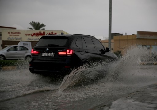 أمطار غزيرة ومتوسطة على الدولة وتوقعات باستمراره حتى الغدا