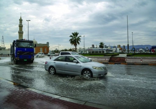 سقوط أمطار رعدية غزيرة على معظم مناطق الدولة