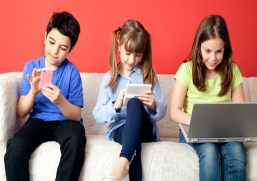 دراسة: "اللهايات الرقمية" تؤذي الأطفال
