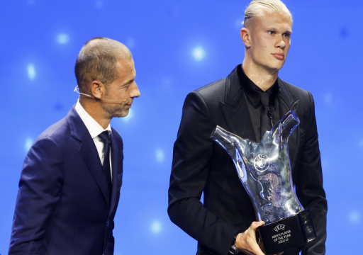 متفوقاً على بروين وميسي.. النرويجي هالاند يحصد جائزة أفضل لاعب العام في أوروبا
