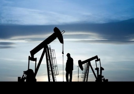 النفط يرتفع قرب أعلى مستوياته في شهرين