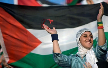 تغريم ناديين أوروبيين 50 ألف دولار لرفعهما العلم الفلسطيني