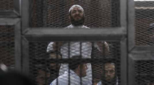 محكمة مصرية تقضي بإعدام 7 أشخاص لإدانتهم في "مذبحة رفح الثانية"
