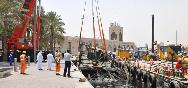 حملة لإنتشال القوارب الغارقة في خور دبي