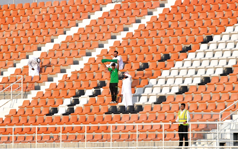 5 أندية في الدوري بلا جمهور..ومشجعون: «أعطونا نتائج»