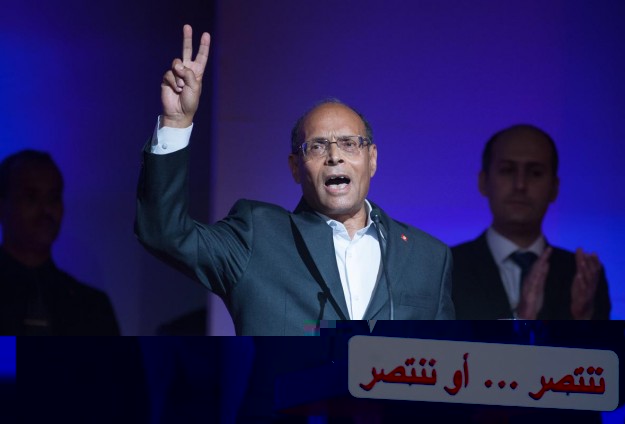 المرزوقي يدعو شباب تونس إلى الدفاع عن المساري الثوري بانتخابه